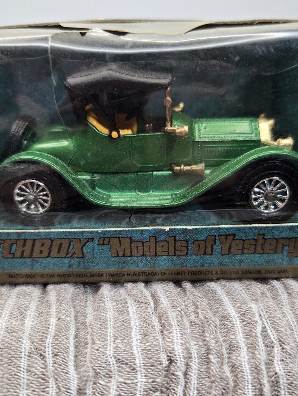 Vintage Matchbox Models of Yesteryear Diecast Y-6 1913 Cadillac Green And Gold - Picture 3 of 8